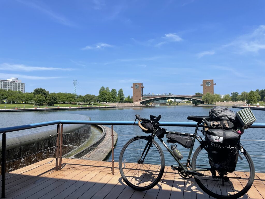 富岩運河環水公園と自転車