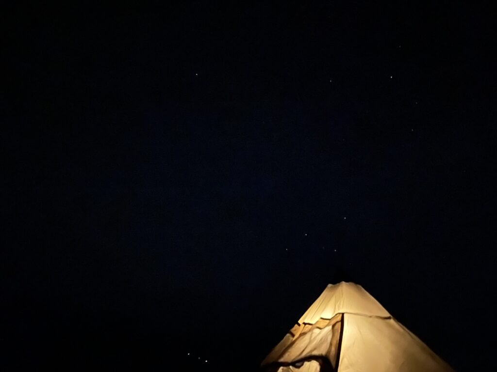 星空とワンポールテント