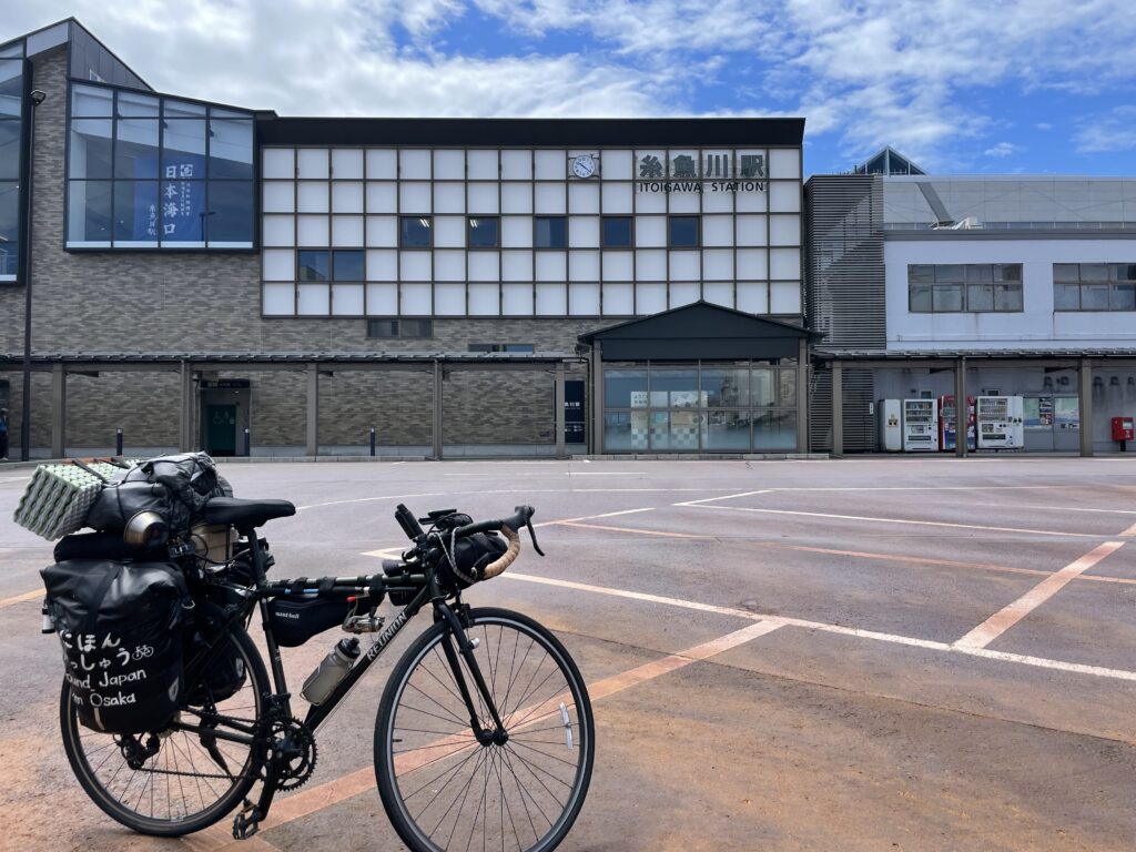 糸魚川駅前の自転車