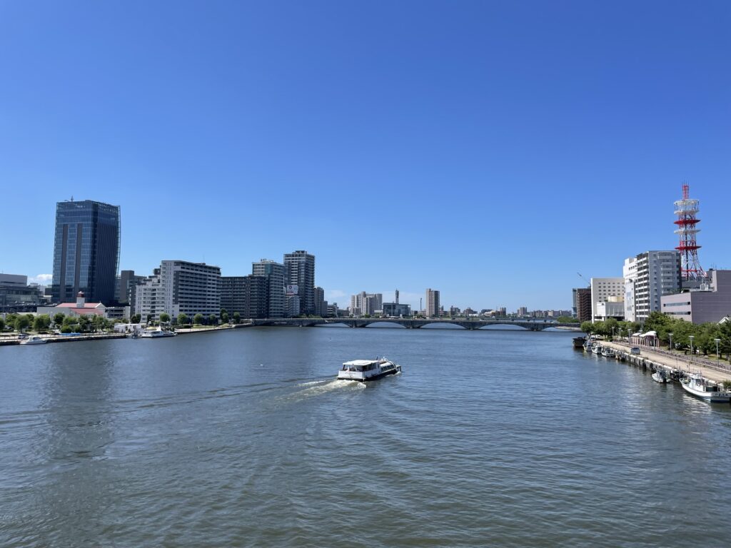 新潟市内を流れる信濃川