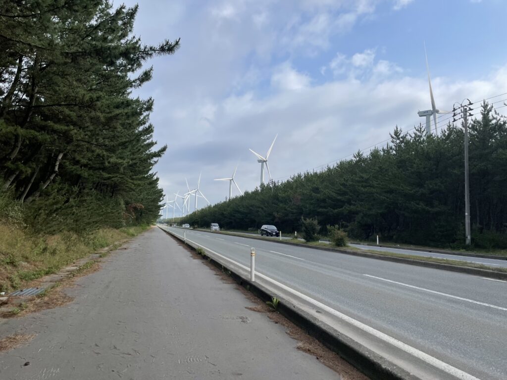 秋田の男鹿半島の風力発電