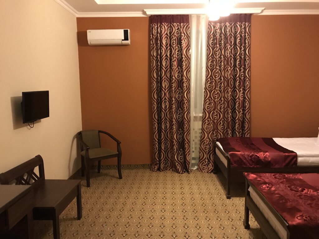 ウズベキスタンのヒヴァのアーカンチホテルの部屋