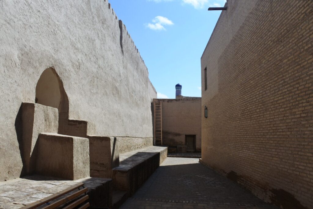 ヒヴァのイチャン・カラの二重の城壁