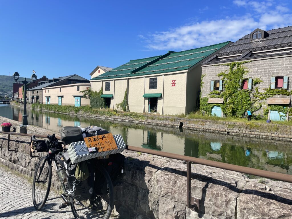 小樽運河と自転車