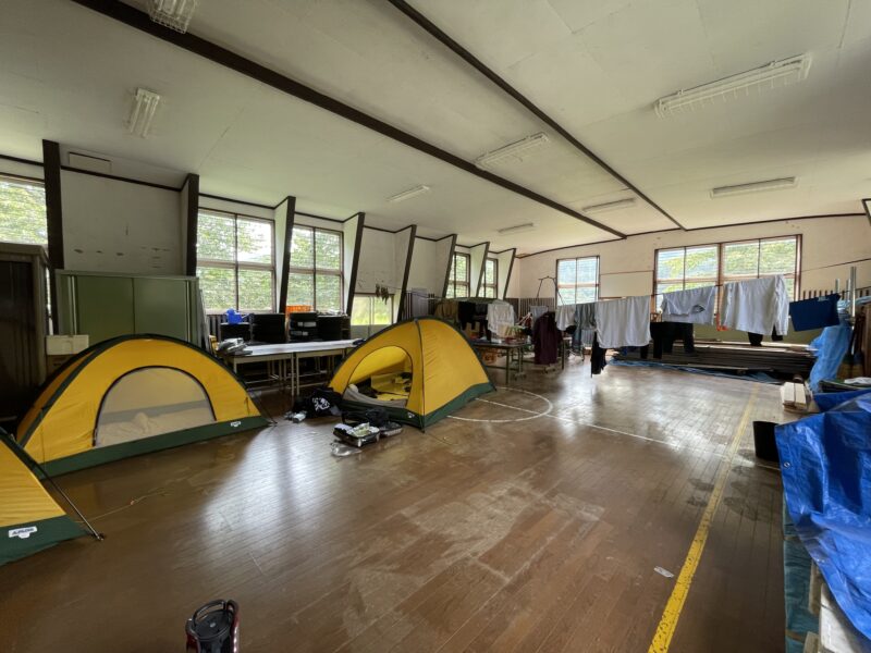 白神自然学校の宿泊場所のテント