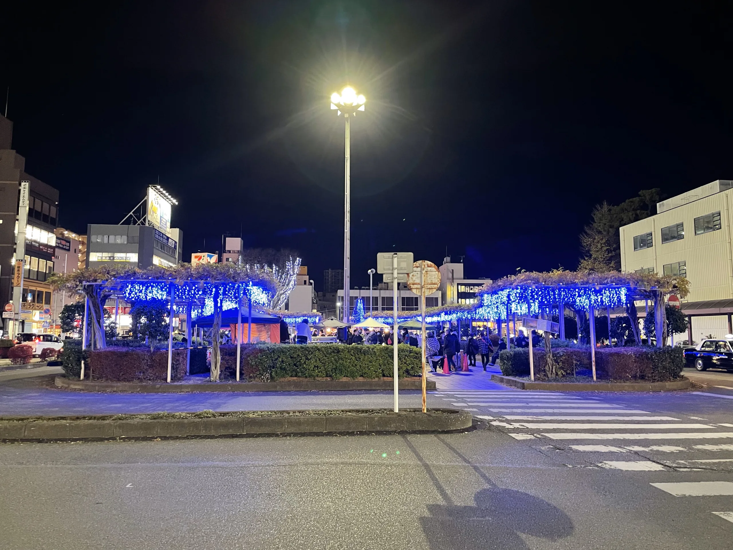 春日部駅西口広場