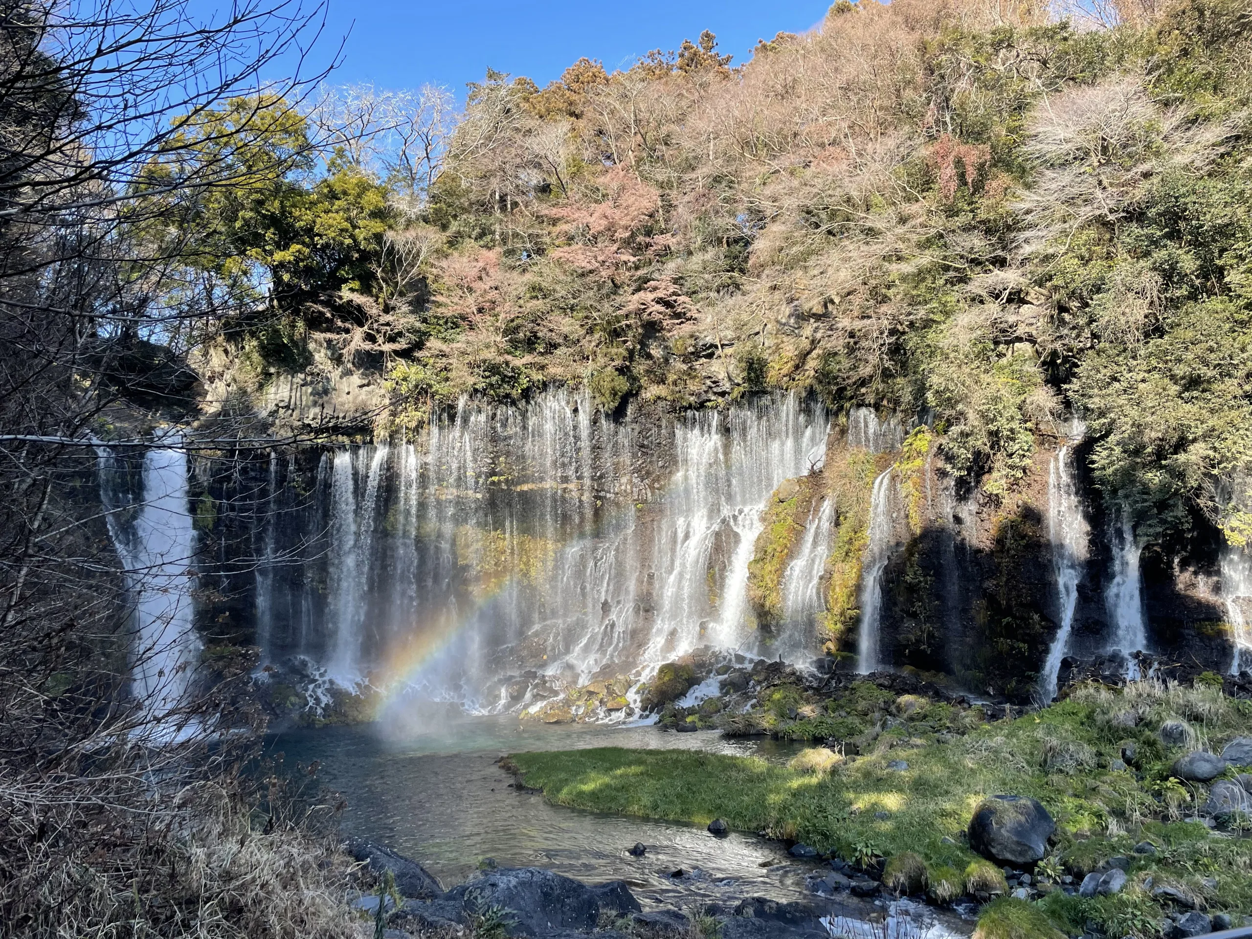 白糸の滝の虹