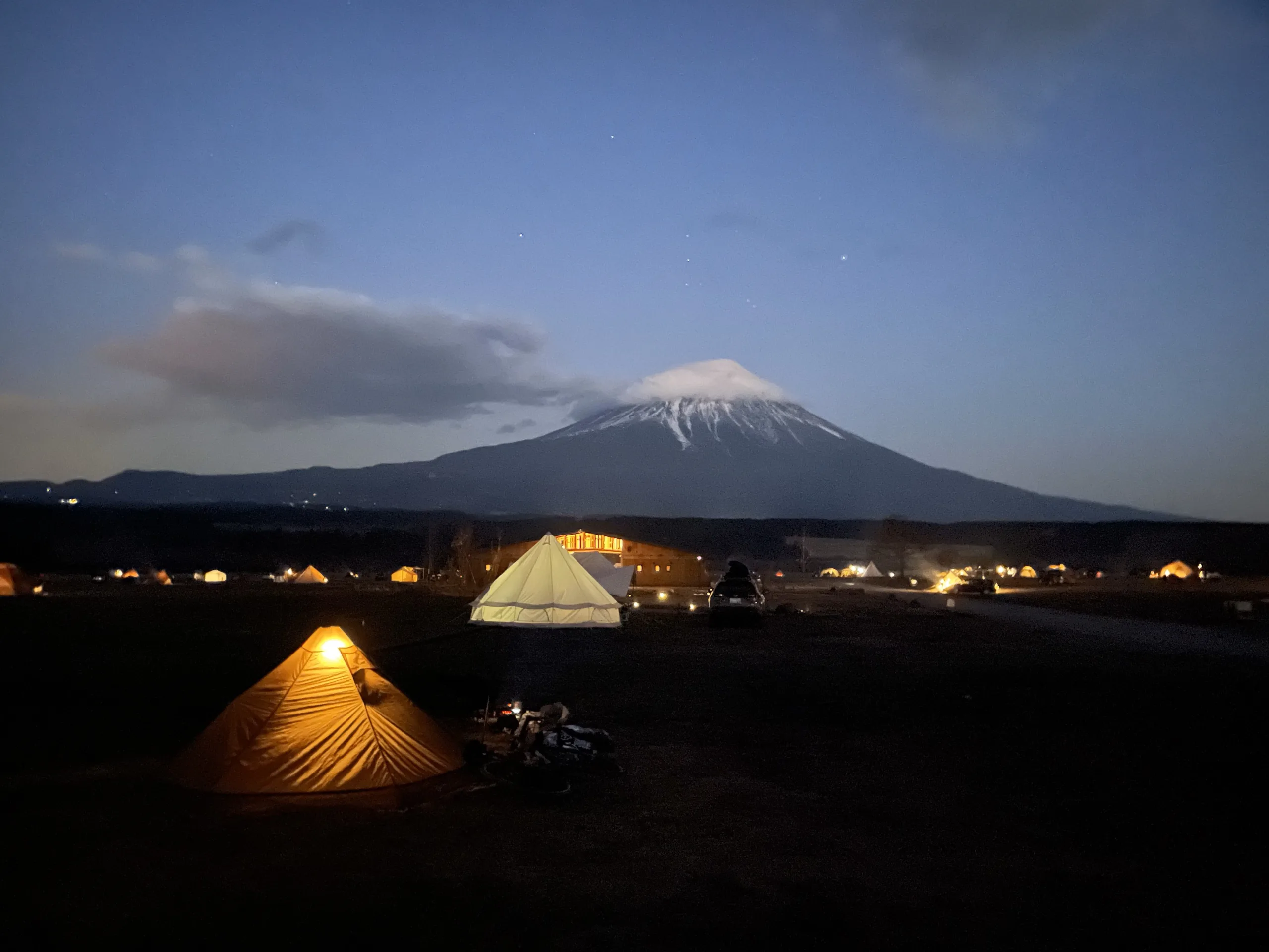 ふもとっぱらの夜の富士山