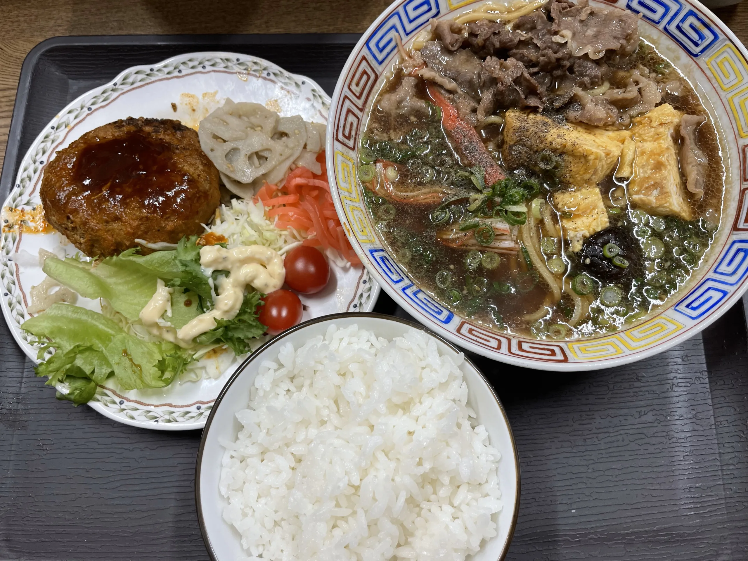 喫茶・軽食つるちゃんのハンバーグ定食