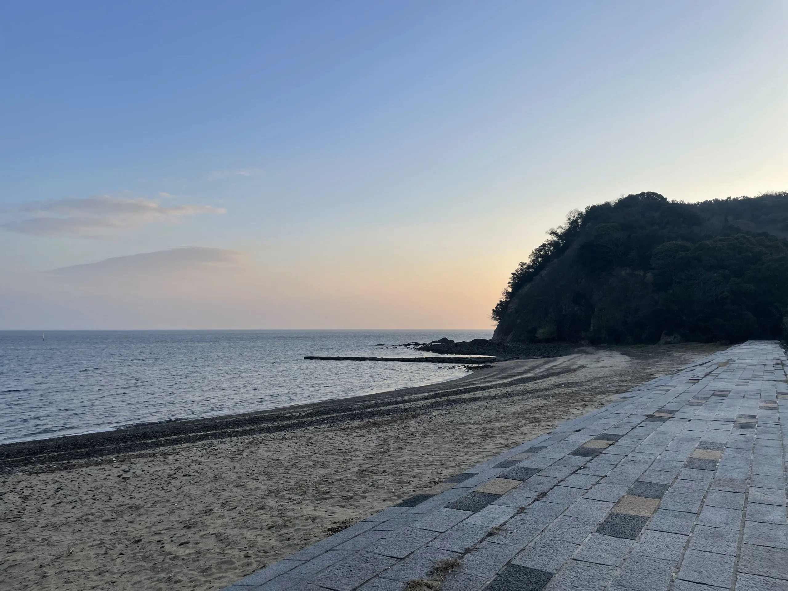 田の浦野営場の海岸