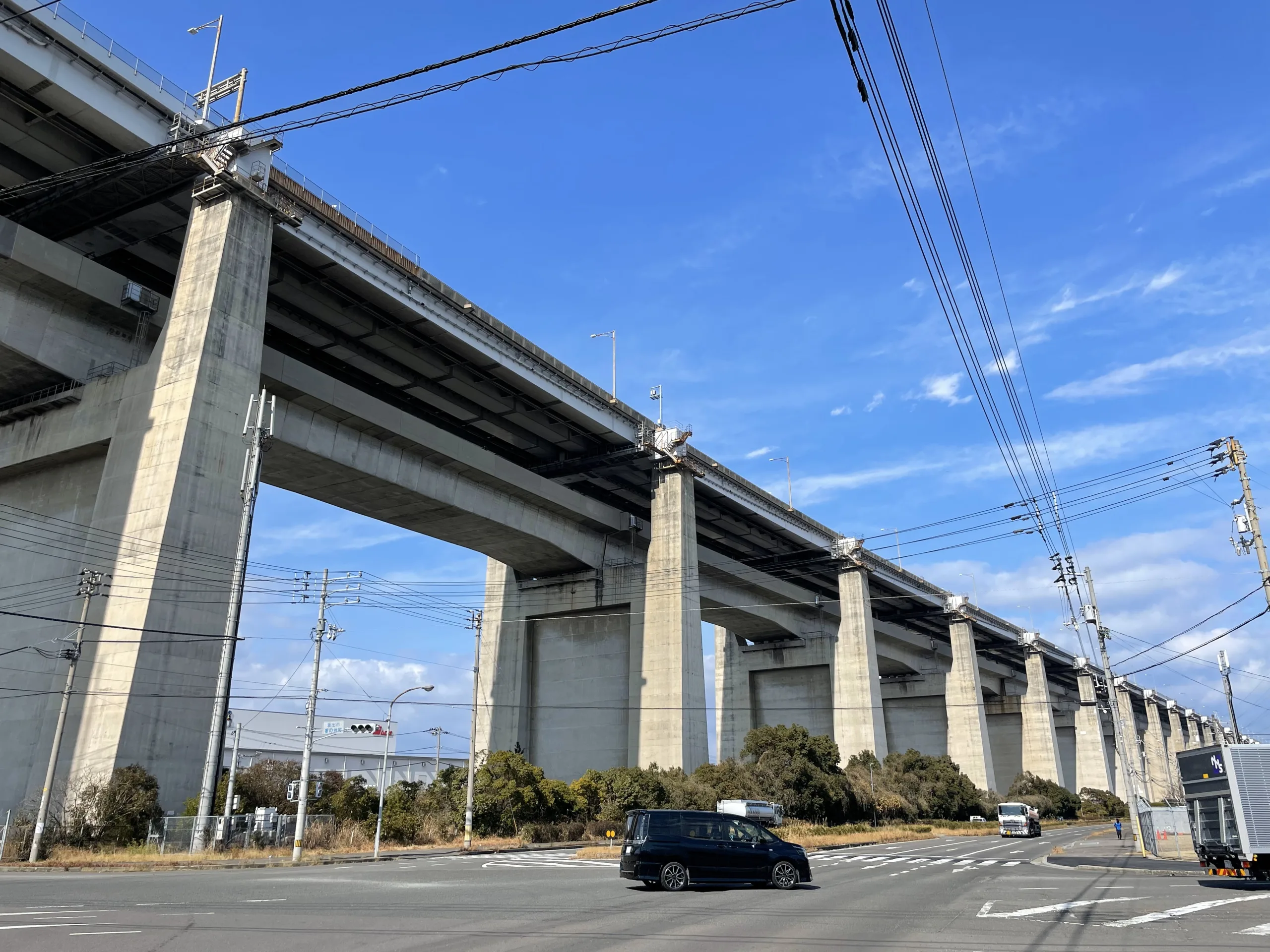 瀬戸大橋につながる国道30号線