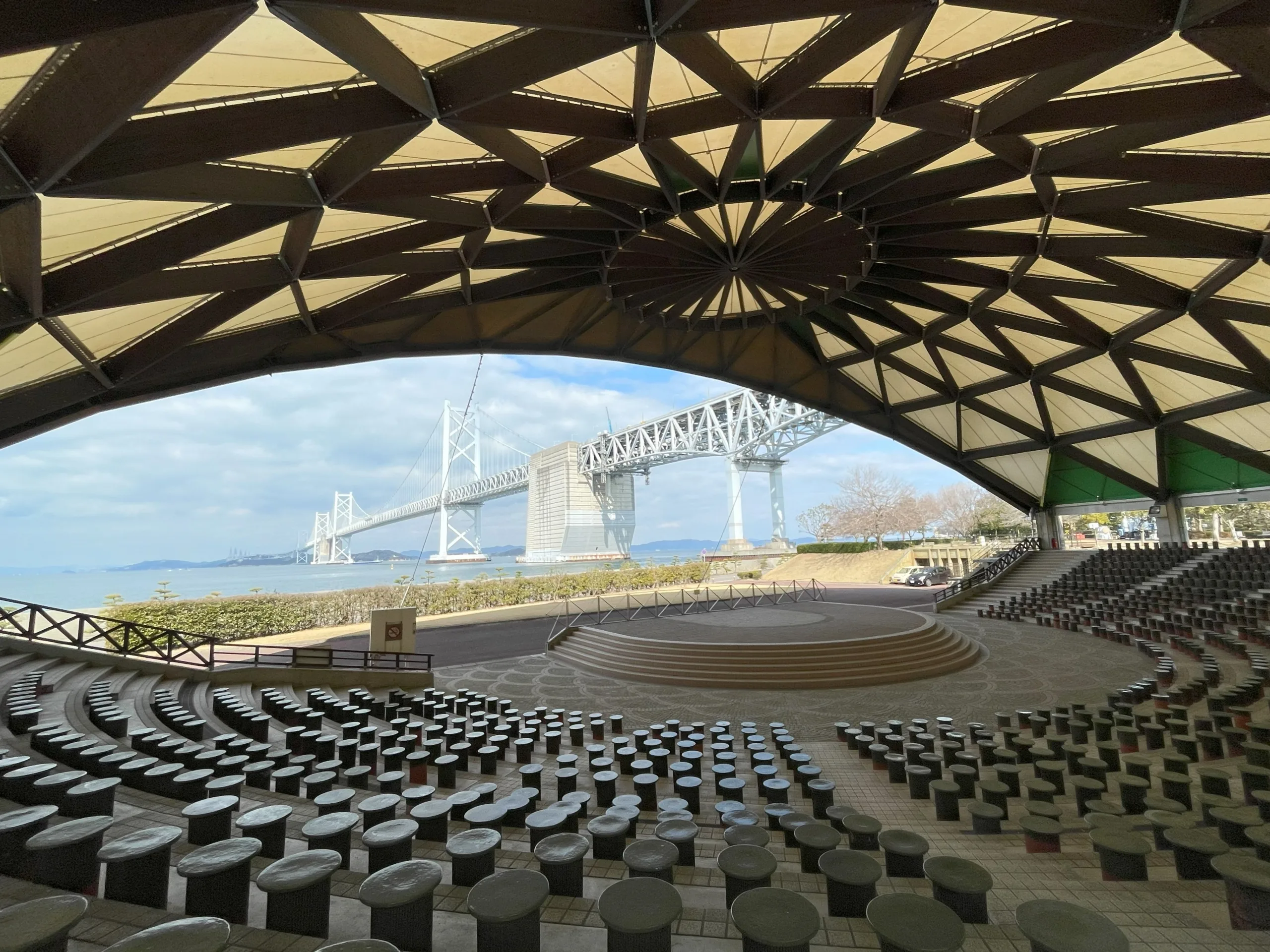 瀬戸大橋の木製ホール