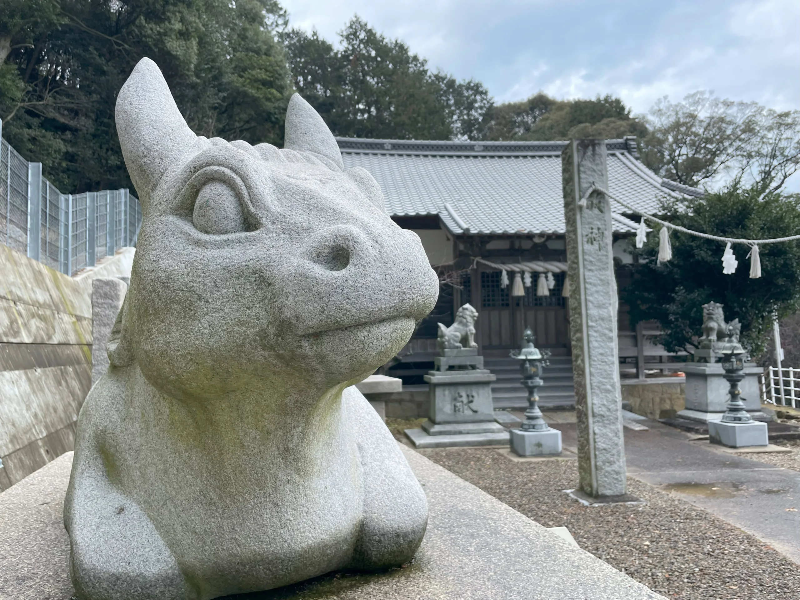 四国中央市の天満神社の境内