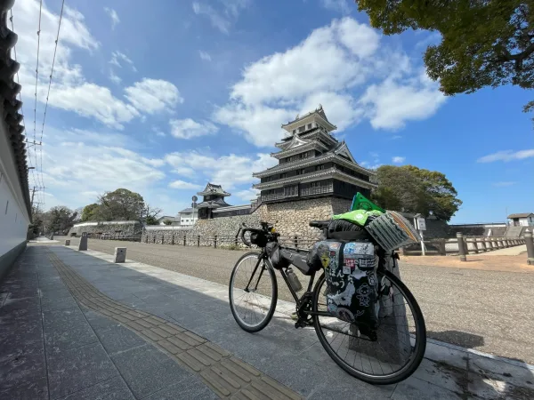 中津城と自転車