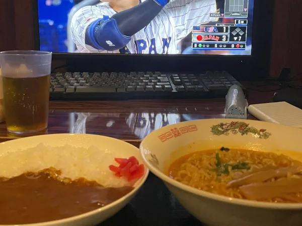 ネットジョーズのカレーとチキンラーメン