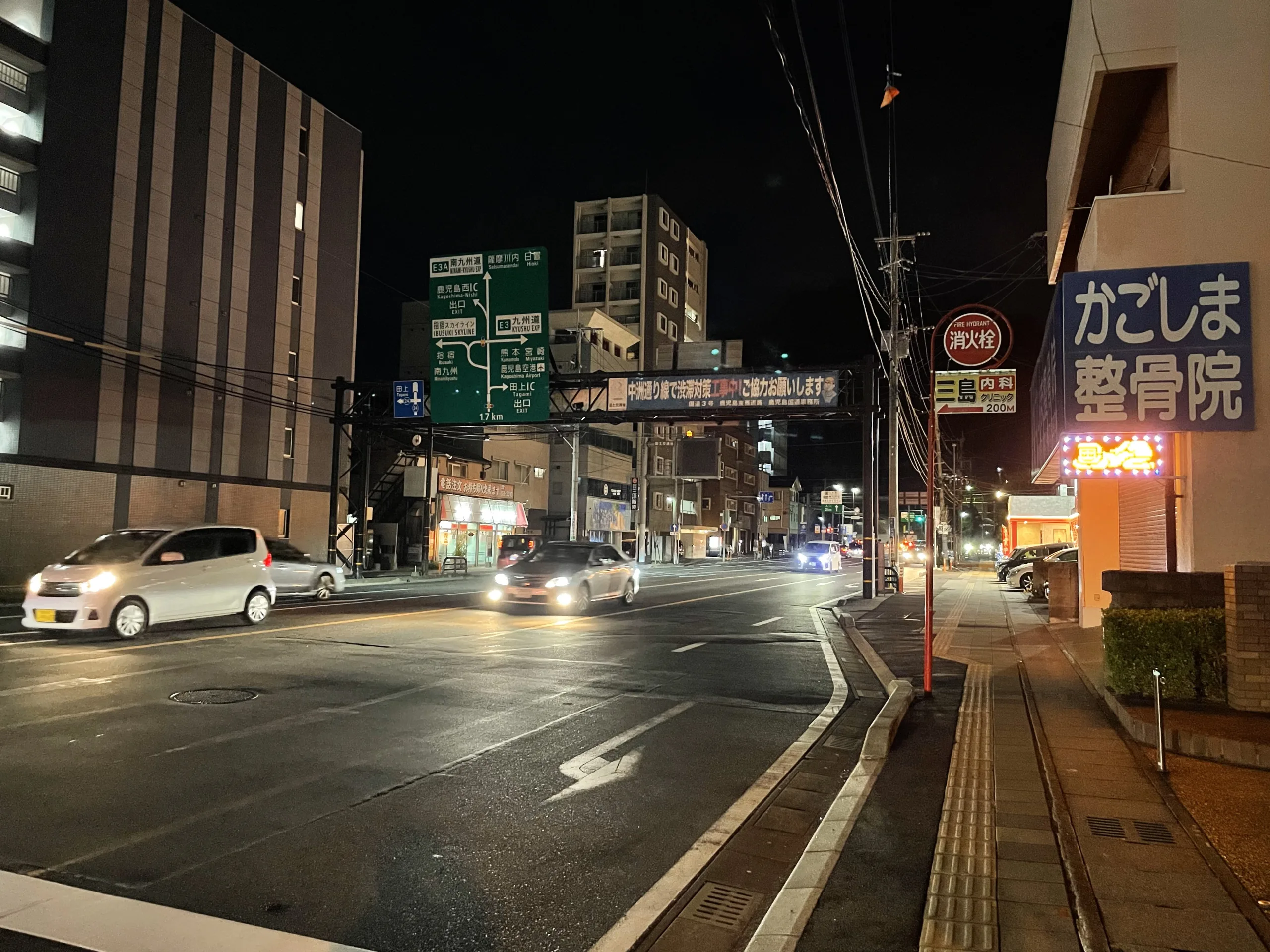 夜の鹿児島市中州通り