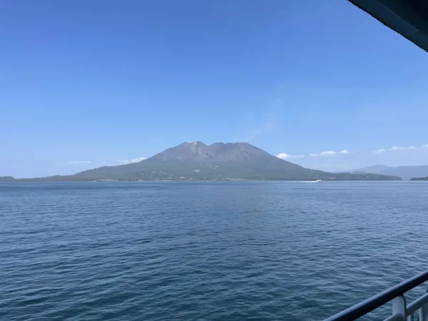 フェリーから見た桜島