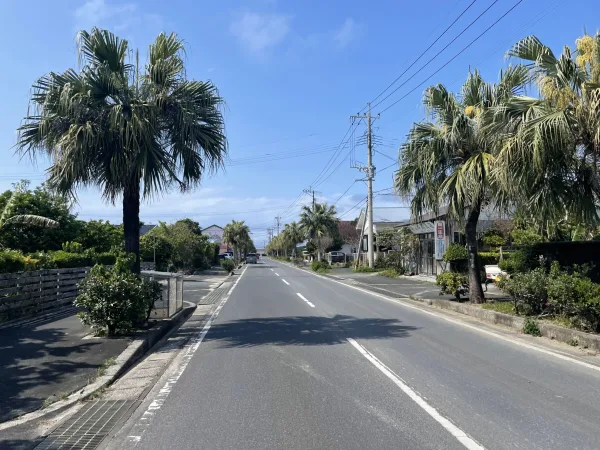 喜界島湾の町並み