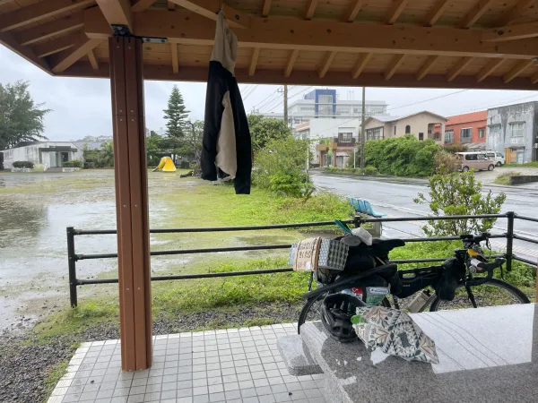 徳之島の公園のベンチ