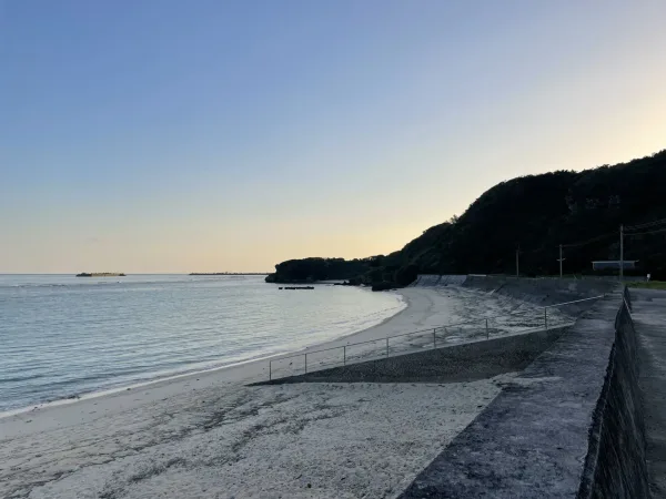 ワンジョ公園の前の海岸