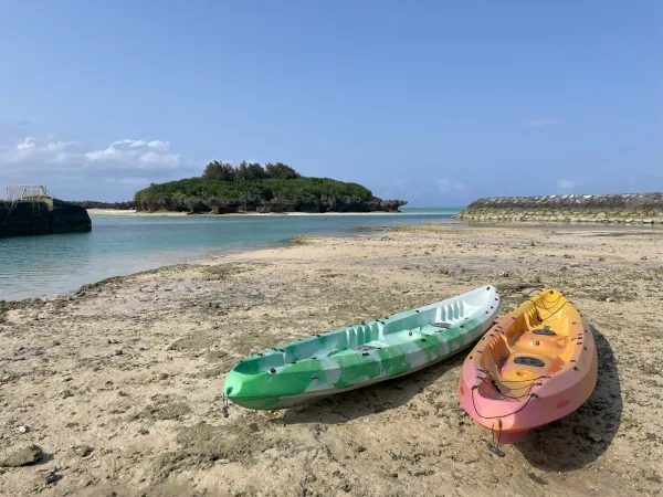 与論島の海岸にあったカヤック