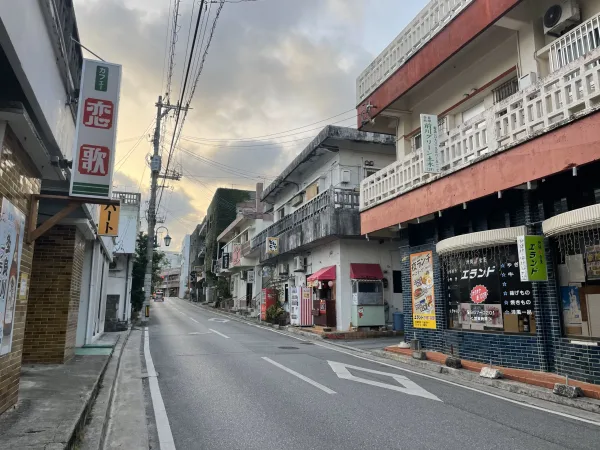 嘉手納町の港通り