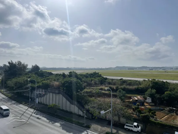 道の駅かでなから見た嘉手納基地