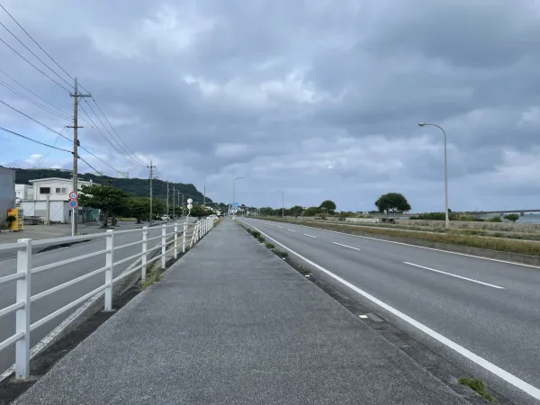 平安座島の道