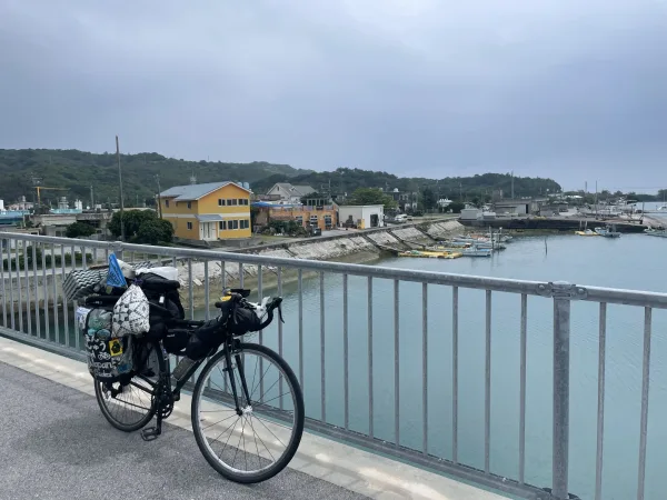 宮城島から平安座島に渡る道