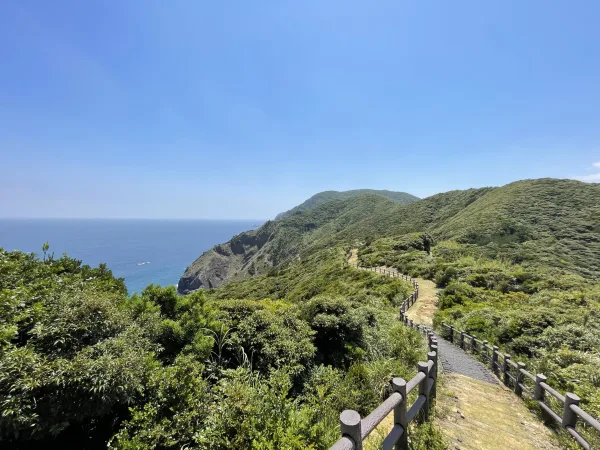 加計呂麻島の遊歩道