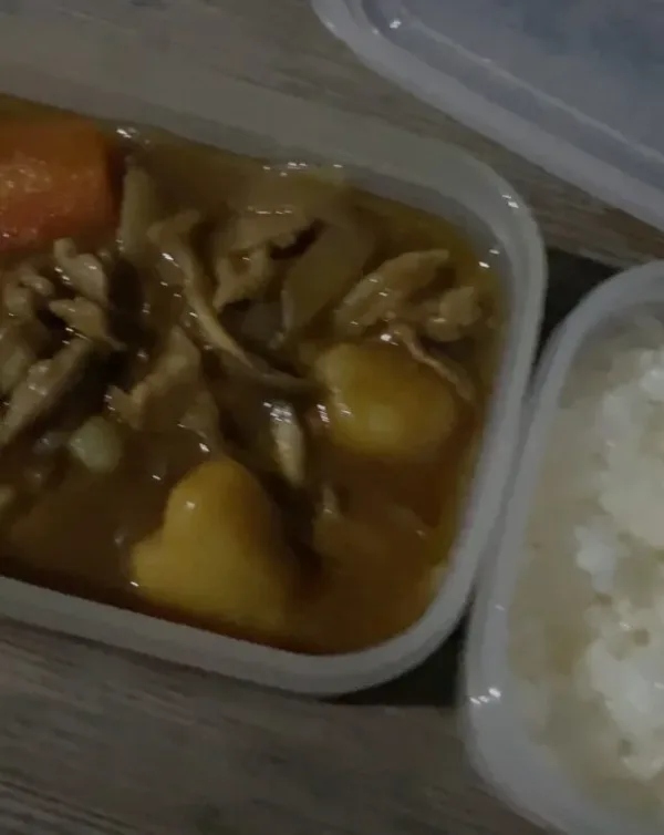 差し入れでいただいたカレー