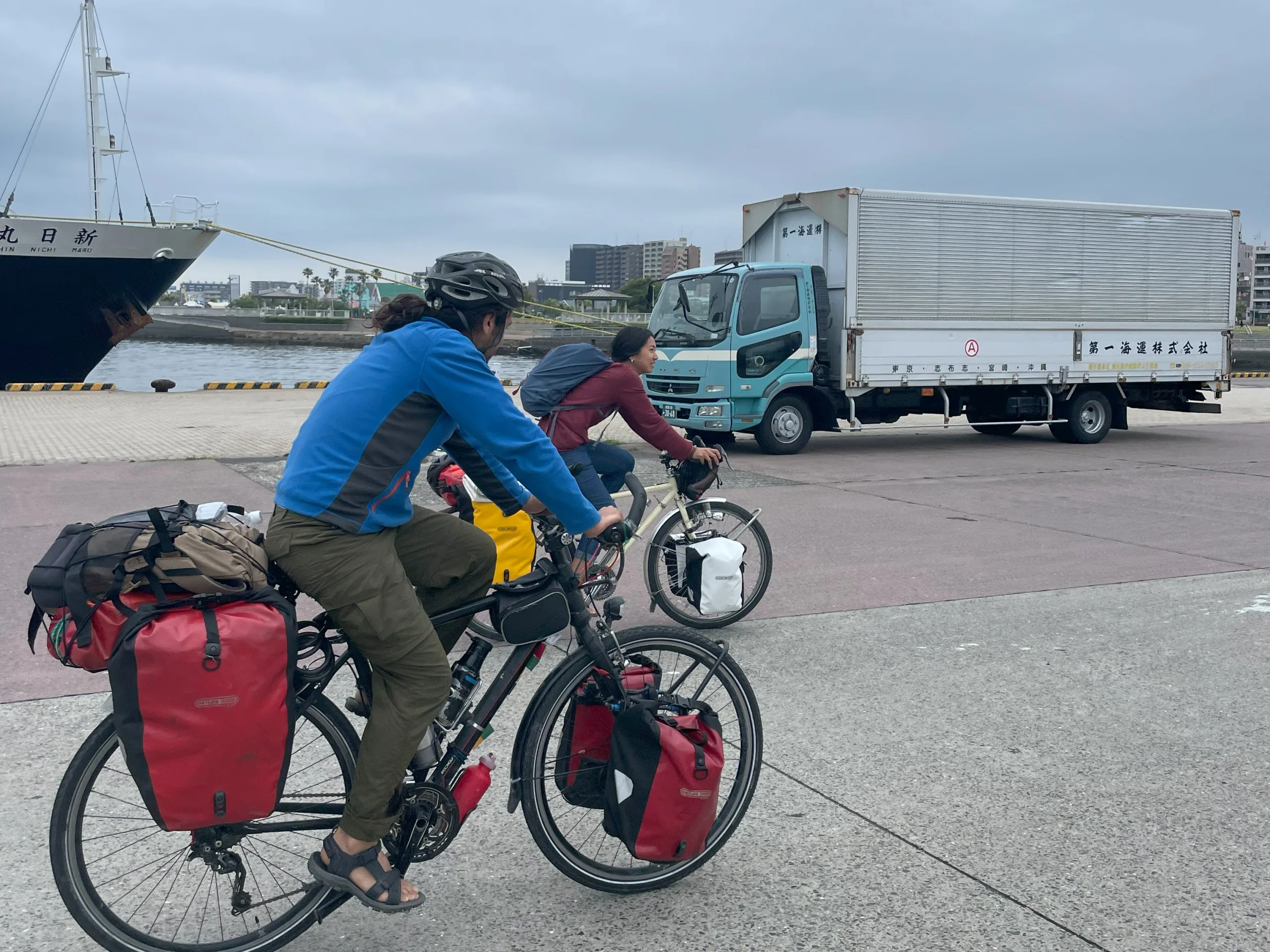 マルエーフェリーに一緒に乗船した自転車の旅人