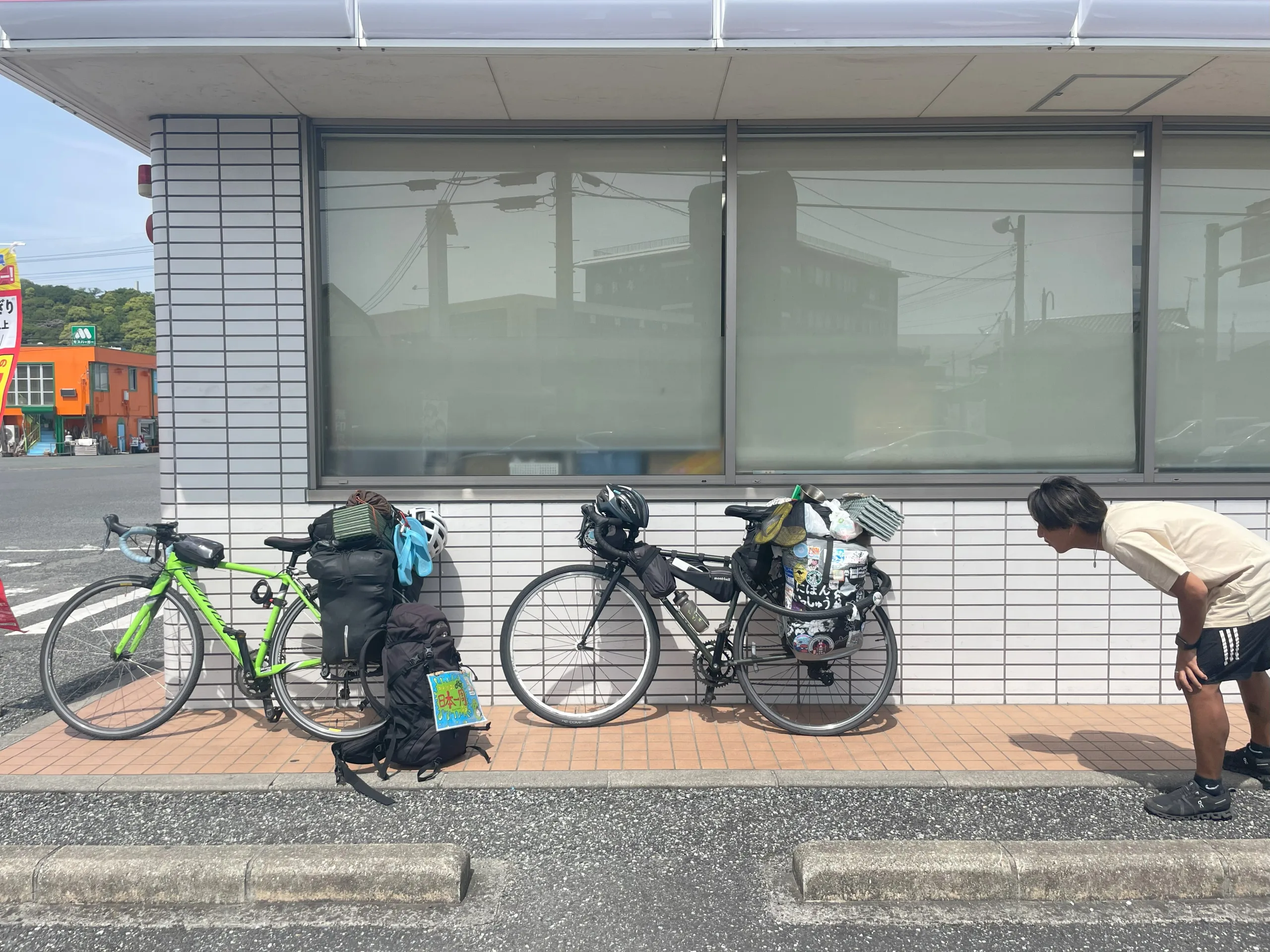 熊本で再会した日本一周旅人の自転車