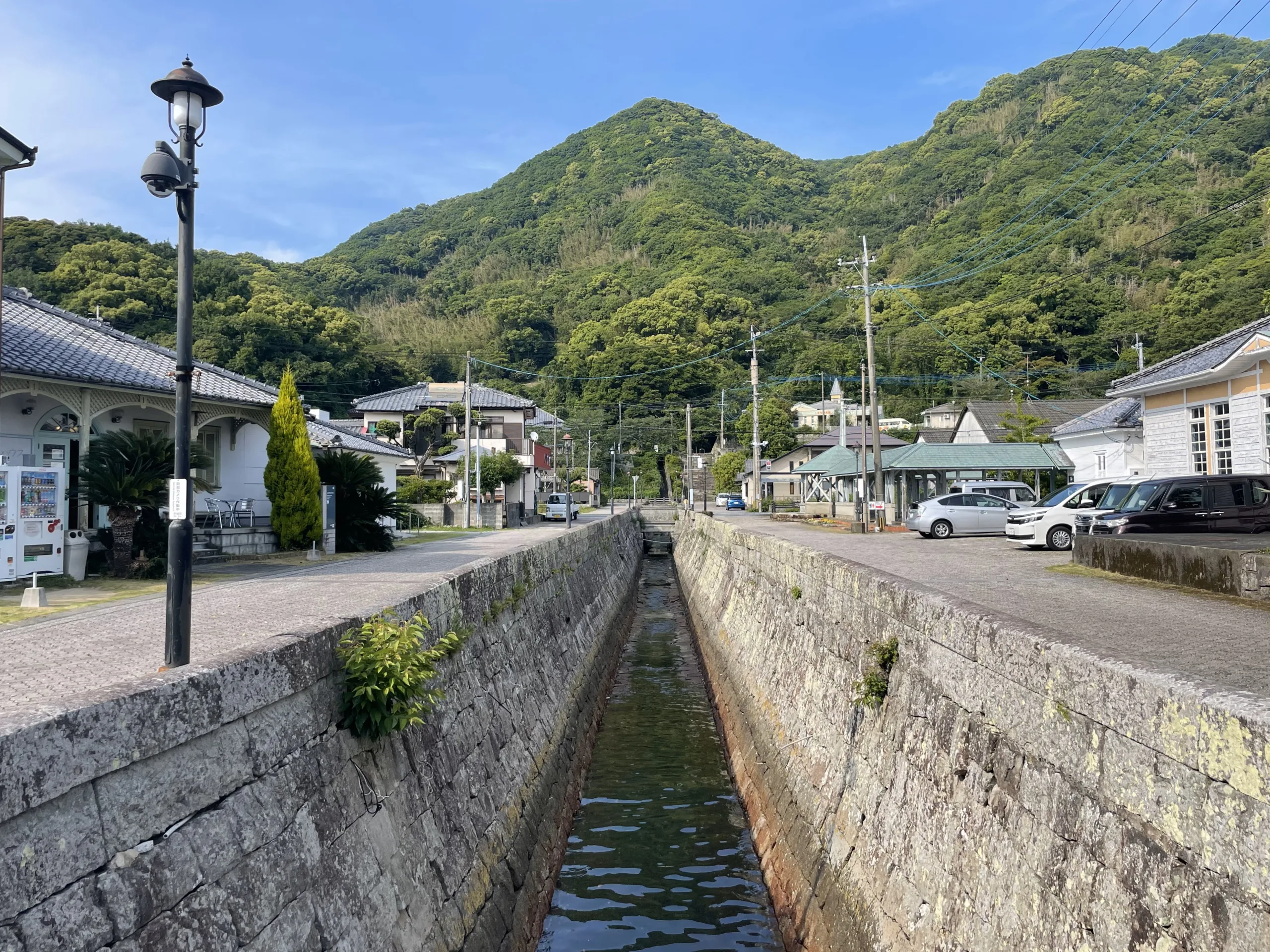 三角西港の水路