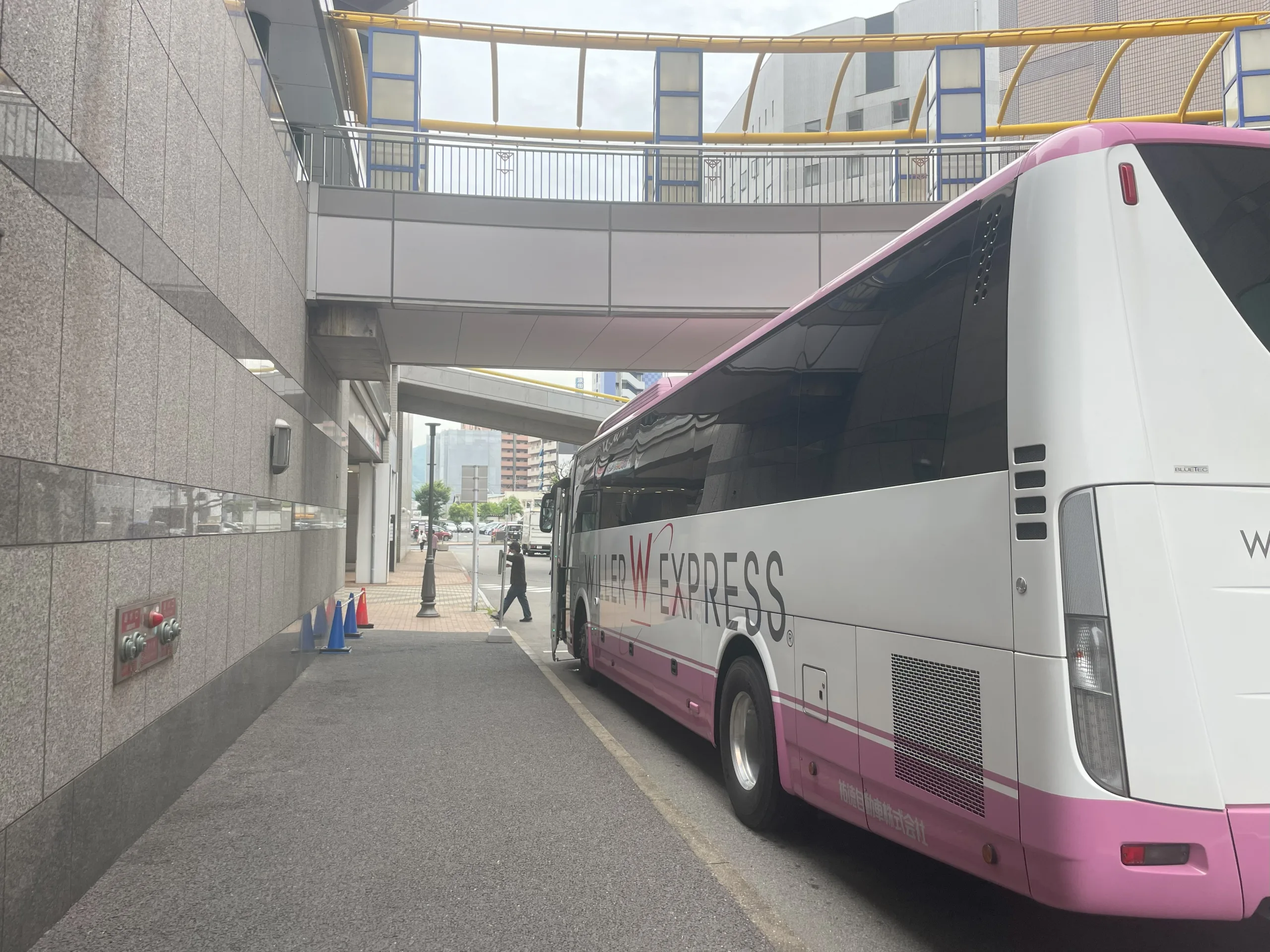 小倉駅に着いた夜行バス