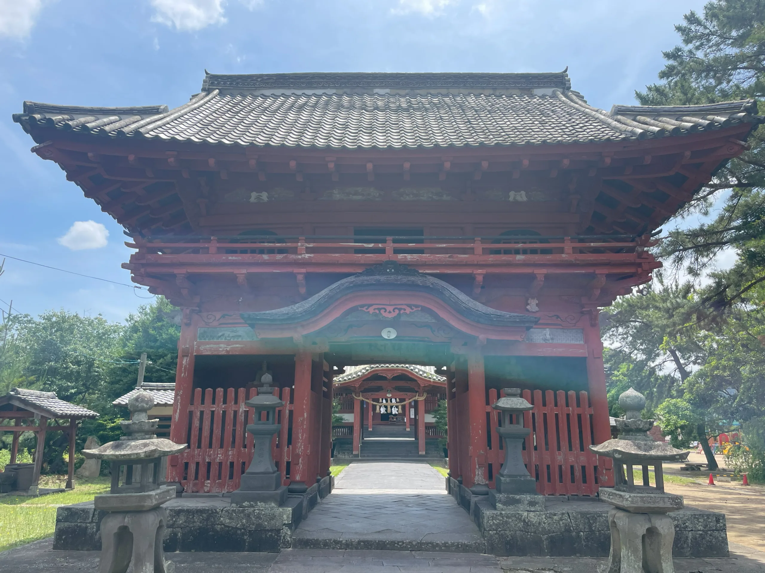 萩の金谷神社の楼門