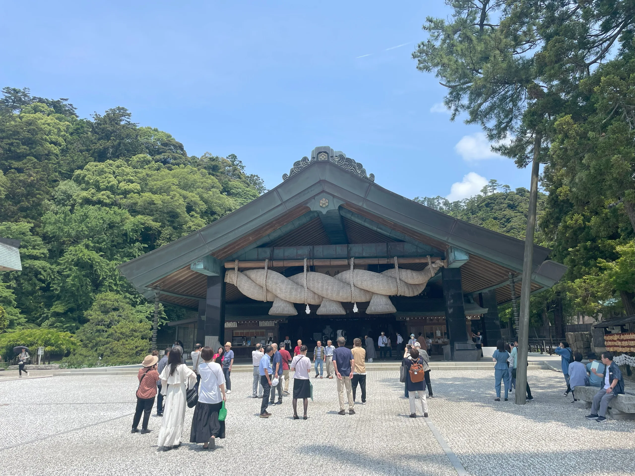 出雲大社神楽殿のしめ縄