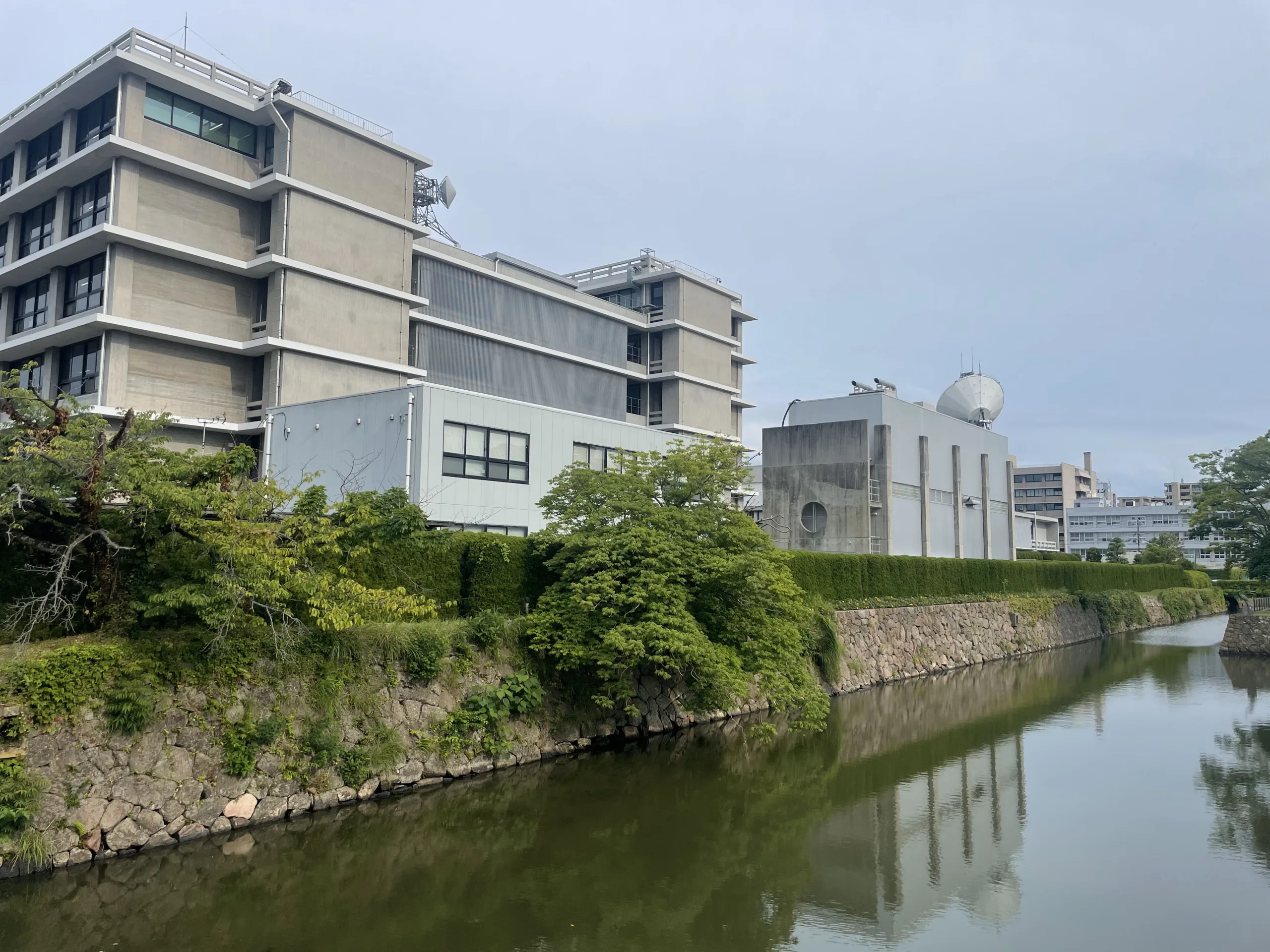 島根県庁