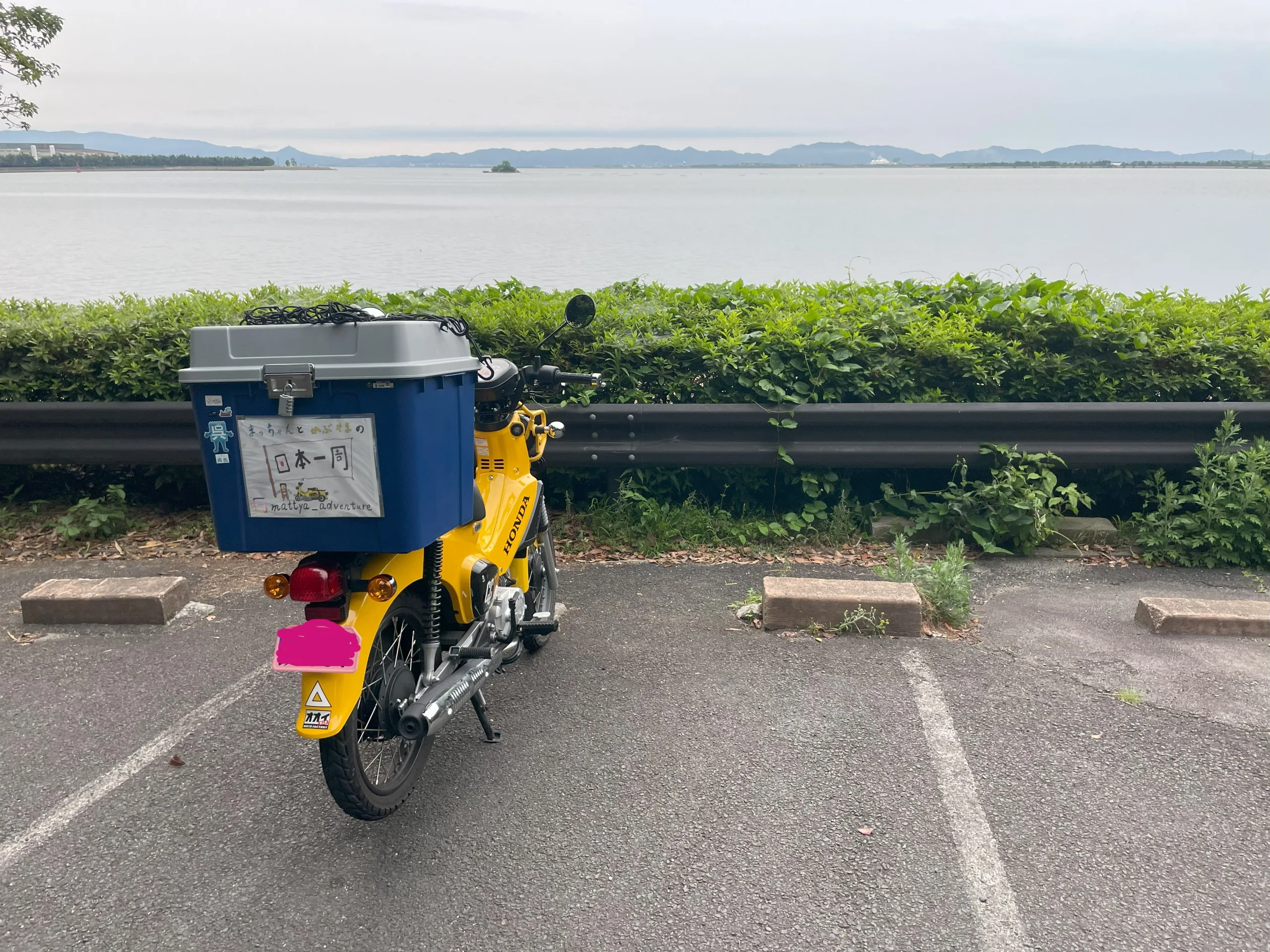 十神山なぎさ公園に止まったバイク