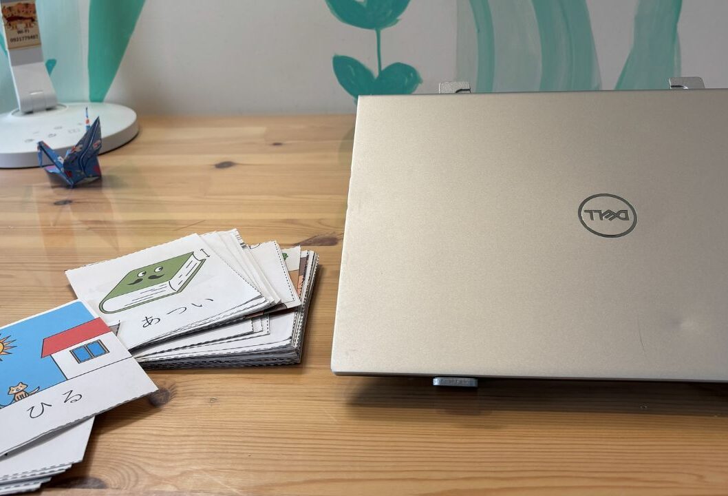 日本語教師が使うPCと教材