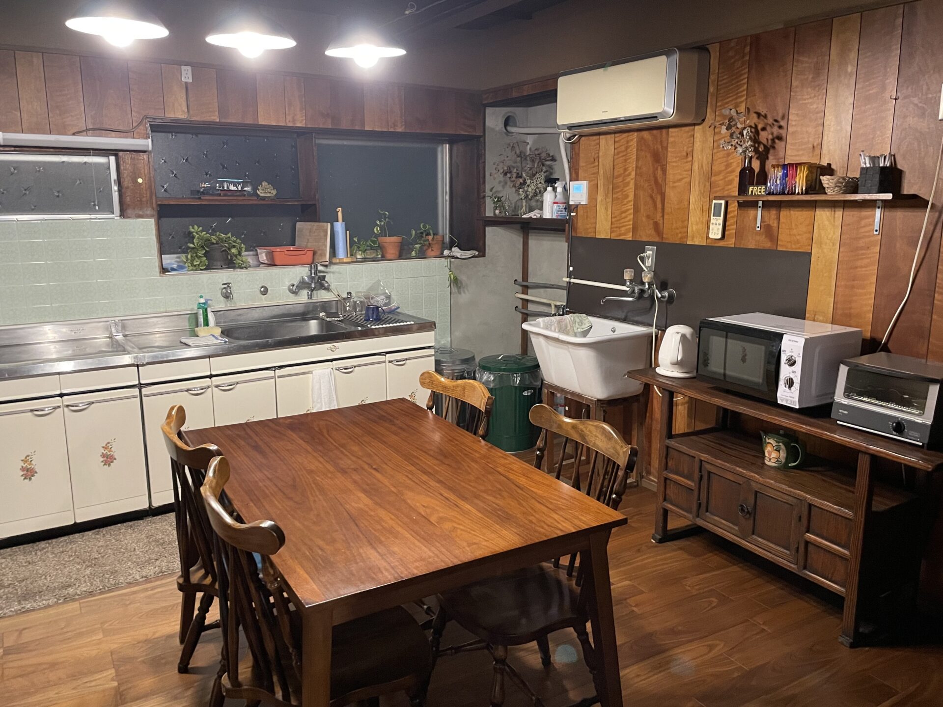 愛媛県のGuesthouse tokonomaのキッチン